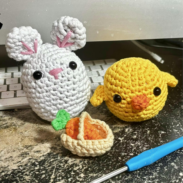 Crochet Kit for Beginners – Easy Arts & Crafts Kit for Making Crochet Animals